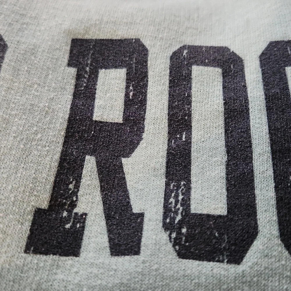 Red Rocks Amphitheatre Colorado Size Small Crew Neck Sweatshirt Light Green - Picture 13 of 13